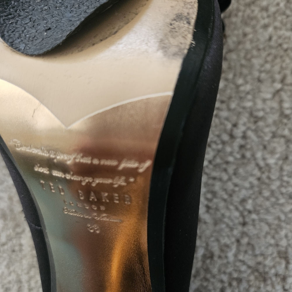 Ted Baker Black Pointed Pump with Bow and Rose-Gold Accent - Picture 5 of 5